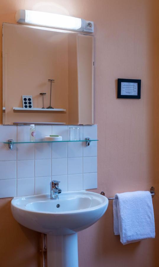 Hotel Auberge Des Remparts Laval  Luaran gambar